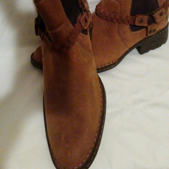 Booties - Picture 4 of 4